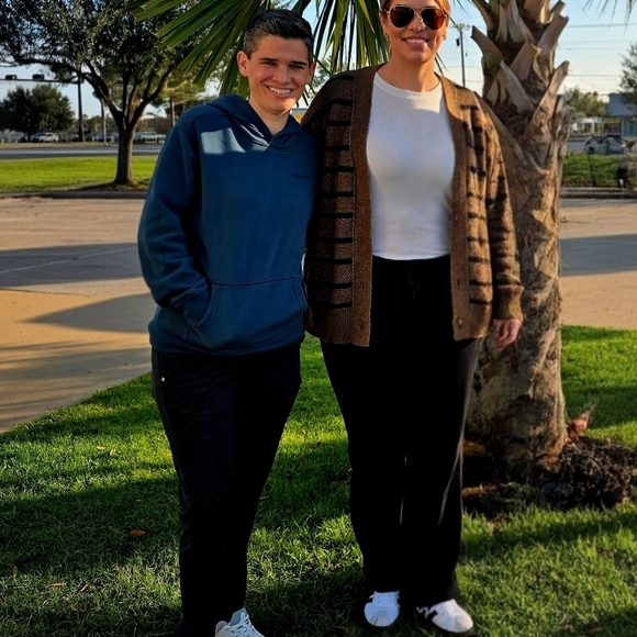 Meet your Posher, Courtney - Picture 3 of 4